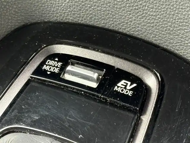 トヨタ カローラツーリング ハイブリッド ダブルバイビー 大分県 2019(令1)年 5.6万km スパークリングブラックパールクリスタルシャイン ・ナビ(Miracast/BT/USB)/・バックカメラ/・プリクラッシュセーフティ/・レーンキープアシスト/・コーナーセンサー/・ドライブレコーダー/・ETC/・ステアリングリモコン/・ブレーキホールド/・オートハイビーム/・ハーフレザーシート/・純正アルミホイール/・スマートキー/・プッシュスタートボタン