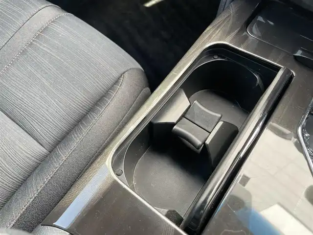 トヨタ クラウン アスリート S 千葉県 2015(平27)年 6.9万km ホワイトパールクリスタルシャイン 純正ナビ/フルセグTV/CD/DVD/HDD/Bluetooth/バックカメラ/ETC/ステアリングスイッチ/レーダークルーズコントロール/純正LEDヘッドライト/オートライト/フォグランプ/オートミラー/ウインカーミラー/ミリ波レーダープリクラッシュ/インテリジェントクリアランスソナー/全席オートウィンドウ/ドアバイザー/純正アルミホイール/純正フロアマット