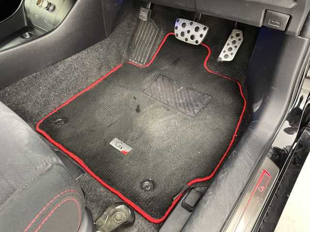 トヨタ プリウス S ツーリングセレ G’s 群馬県 2014(平26)年 7.2万km ブラック アルパイン９型ナビ　バックカメラ　フルセグTV　前後ドラレコ　ＥＴＣ　ＬＥＤヘッドライト　オートライト　純正Ｇ‘ｓアルミホイール　スマートキー　衝突被害軽減ブレーキ　クリアランスソナー　禁煙車