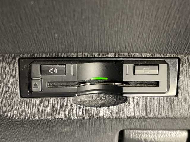 トヨタ プリウス S ツーリングセレ G’s 群馬県 2014(平26)年 7.2万km ブラック アルパイン９型ナビ　バックカメラ　フルセグTV　前後ドラレコ　ＥＴＣ　ＬＥＤヘッドライト　オートライト　純正Ｇ‘ｓアルミホイール　スマートキー　衝突被害軽減ブレーキ　クリアランスソナー　禁煙車