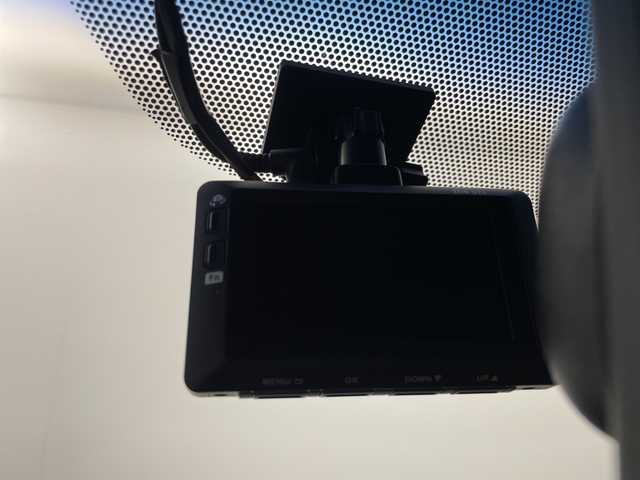 トヨタ プリウス S ツーリングセレ G’s 群馬県 2014(平26)年 7.2万km ブラック アルパイン９型ナビ　バックカメラ　フルセグTV　前後ドラレコ　ＥＴＣ　ＬＥＤヘッドライト　オートライト　純正Ｇ‘ｓアルミホイール　スマートキー　衝突被害軽減ブレーキ　クリアランスソナー　禁煙車