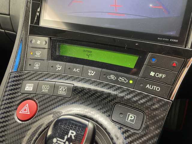 トヨタ プリウス S ツーリングセレ G’s 群馬県 2014(平26)年 7.2万km ブラック アルパイン９型ナビ　バックカメラ　フルセグTV　前後ドラレコ　ＥＴＣ　ＬＥＤヘッドライト　オートライト　純正Ｇ‘ｓアルミホイール　スマートキー　衝突被害軽減ブレーキ　クリアランスソナー　禁煙車