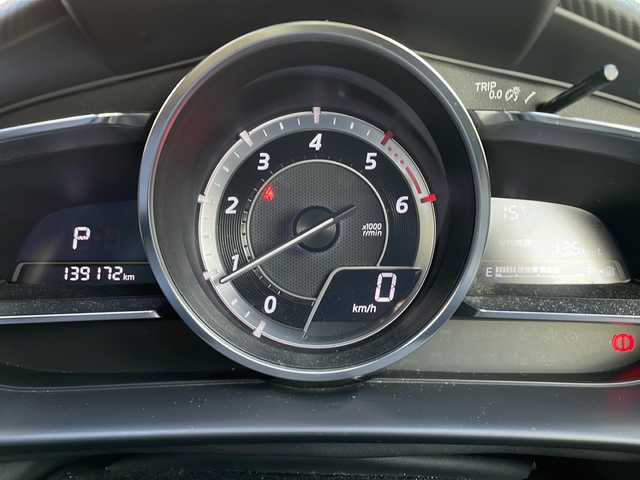 マツダ デミオ XD ツーリング 大阪府 2015(平27)年 14万km スノーフレイクホワイトパールマイカ ワンオーナー/純正メモリナビ/・DVD/CD/FM/AM/Bluetooth/・フルセグテレビ/ETC/ドライブレコーダー/バックカメラ/レーンキープアシスト/クルーズコントロール/盗難防止装置/革巻きステアリング/ステアリングリモコン/パドルシフト/コーナーセンサー/LEDヘッドライト/オートライト/オートエアコン/ドアバイザー/ヘッドアップディスプレイ/スマートキー×2/プッシュスタート/12V電源/USBジャック/純正16インチアルミホイール/純正フロアマット/取扱説明書/保証書