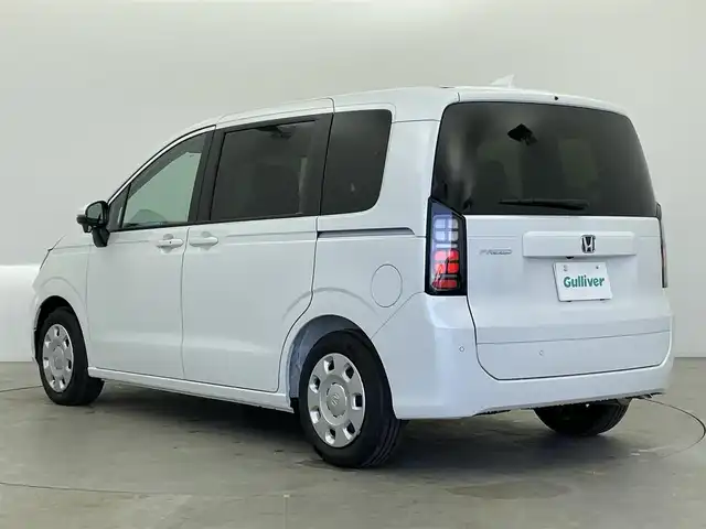 ホンダ フリード AIR 富山県 2025(令7)年 0.1万km プラチナホワイトパール 純正8型ナビ【LXM-245ZFEi】/（USB/BT/AM/FM）/フルセグTV/バックカメラ/衝突軽減ブレーキ/アダプティブクルーズコントロール/レーンキープアシスト/ブレーキホールド/横滑り防止装置/盗難防止装置/両側パワースライドドア/スマートキー×２/ドアバイザー/プッシュスタート/保証書