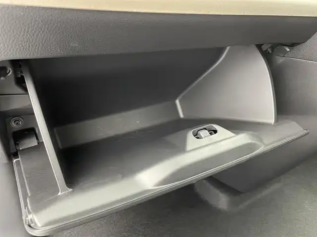 ホンダ フリード AIR 富山県 2025(令7)年 0.1万km プラチナホワイトパール 純正8型ナビ【LXM-245ZFEi】/（USB/BT/AM/FM）/フルセグTV/バックカメラ/衝突軽減ブレーキ/アダプティブクルーズコントロール/レーンキープアシスト/ブレーキホールド/横滑り防止装置/盗難防止装置/両側パワースライドドア/スマートキー×２/ドアバイザー/プッシュスタート/保証書