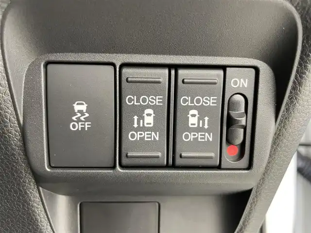 ホンダ フリード AIR 富山県 2025(令7)年 0.1万km プラチナホワイトパール 純正8型ナビ【LXM-245ZFEi】/（USB/BT/AM/FM）/フルセグTV/バックカメラ/衝突軽減ブレーキ/アダプティブクルーズコントロール/レーンキープアシスト/ブレーキホールド/横滑り防止装置/盗難防止装置/両側パワースライドドア/スマートキー×２/ドアバイザー/プッシュスタート/保証書