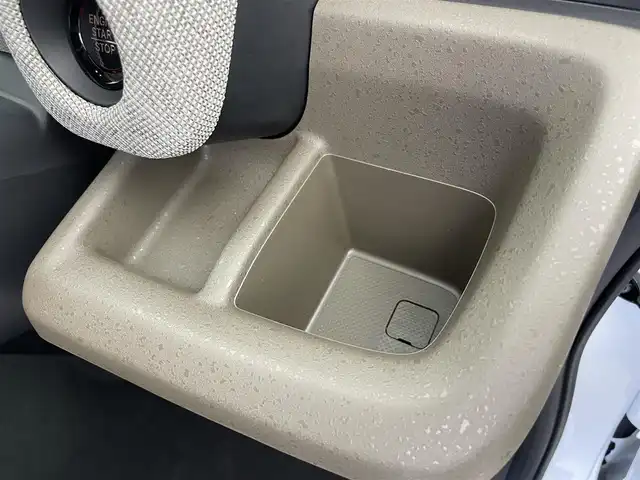 ホンダ フリード AIR 富山県 2025(令7)年 0.1万km プラチナホワイトパール 純正8型ナビ【LXM-245ZFEi】/（USB/BT/AM/FM）/フルセグTV/バックカメラ/衝突軽減ブレーキ/アダプティブクルーズコントロール/レーンキープアシスト/ブレーキホールド/横滑り防止装置/盗難防止装置/両側パワースライドドア/スマートキー×２/ドアバイザー/プッシュスタート/保証書