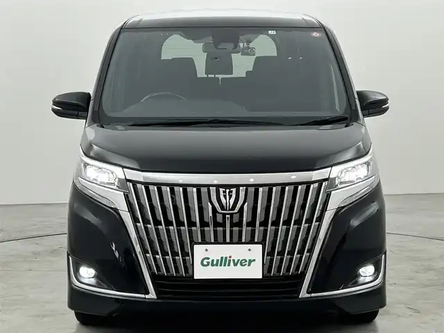 トヨタ エスクァイア Xi 福岡県 2019(令1)年 4.4万km ブラック 後席モニター　/純正ナビ（ＢＴ，フルセグＴＶ）　/バックカメラ　/ＥＴＣ　/前後ドライブレコーダー　/クルーズコントロール　/衝突軽減ブレーキ　/レーンキープ　/先行車発進お知らせ　/ＭＴモード付　/片側電動スライドドア