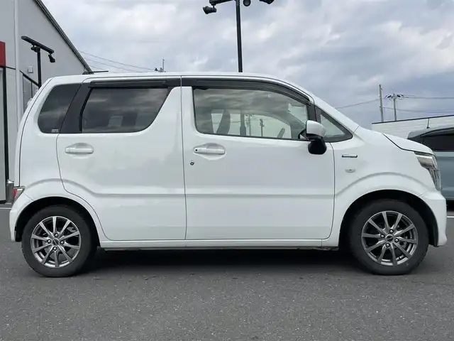 スズキ ワゴンＲ HYBRID FX 宮城県 2017(平29)年 6.7万km スペリアホワイト ETC/セーフティサポート/・デュアルセンサーブレーキサポート/・誤発進抑制機能/・車線逸脱警報機能/・ふらつき警報機能/・先行車発進お知らせ機能/・ハイビームアシスト機能/ヘッドアップディスプレイ/横滑り防止装置/オートライト/オートエアコン/運転席シートヒーター/純正CDプレイヤー/純正フロアマット/エクシーダー14インチアルミホイール/キーレスプッシュスタートシステム/登録時走行距離67092km