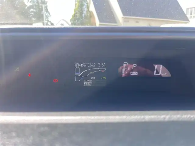 トヨタ アクア G G’s 三重県 2015(平27)年 19.4万km ライムホワイトパールクリスタルシャイン シートヒーター(運転席/助手席)/純正9インチナビ(Bluetooth/CD/DVD/地デジTV/FM/AM/SD)/ドライブレコーダー(前)/バックカメラ/ETC/セーフティセンスC(プリクラッシュセーフティシステム/レーンディパーチャーアラート/オートマチックハイビーム)/クルーズコントロール/ステアリングスイッチ/純正フロアマット/ドアバイザー/スマートエントリーパッケージ/ブラック加飾LEDヘッドランプ/開口部台形メッキ横6本桟フロントエアロバンパー/LEDフロントフォグランプ/LEDイルミネーションランプ/ボディ同色サイドシルスポイラー/エアロバンパー/「Ｇ’s」エンブレム(フロントフェンダー/リア)/195/45R17タイヤ/17インチ光機アルミホイール/ローダウンサスペンション/アルミペダル/ブラック合皮/アルカンターラコンビスポーツシート(「G’s」エンブレム付)/シルバーステッチ入アームレスト付センターコンソールボックス/スペアキー