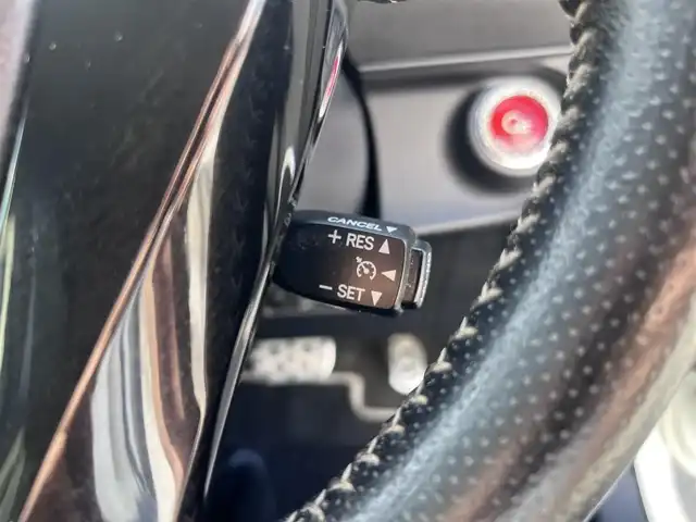 トヨタ アクア G G’s 三重県 2015(平27)年 19.4万km ライムホワイトパールクリスタルシャイン シートヒーター(運転席/助手席)/純正9インチナビ(Bluetooth/CD/DVD/地デジTV/FM/AM/SD)/ドライブレコーダー(前)/バックカメラ/ETC/セーフティセンスC(プリクラッシュセーフティシステム/レーンディパーチャーアラート/オートマチックハイビーム)/クルーズコントロール/ステアリングスイッチ/純正フロアマット/ドアバイザー/スマートエントリーパッケージ/ブラック加飾LEDヘッドランプ/開口部台形メッキ横6本桟フロントエアロバンパー/LEDフロントフォグランプ/LEDイルミネーションランプ/ボディ同色サイドシルスポイラー/エアロバンパー/「Ｇ’s」エンブレム(フロントフェンダー/リア)/195/45R17タイヤ/17インチ光機アルミホイール/ローダウンサスペンション/アルミペダル/ブラック合皮/アルカンターラコンビスポーツシート(「G’s」エンブレム付)/シルバーステッチ入アームレスト付センターコンソールボックス/スペアキー