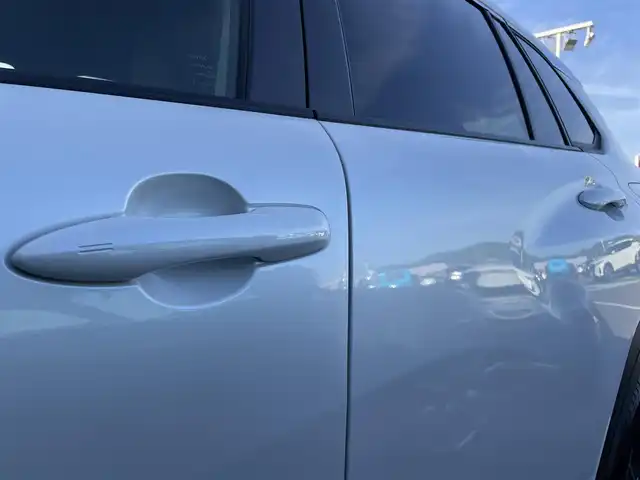 トヨタ カローラ クロス ハイブリッド Z 香川県 2024(令6)年 3万km プラチナホワイトパールマイカ 登録時走行距離；29227km/純正ナビ/全方位カメラ/モデリスタエアロ/ガラスルーフ/衝突被害軽減システム/ブラインドスポットモニター/クルーズコントロール/クリアランスソナー/電動リアゲート/パワーシート/シートヒーター/純正フロアマット/純正AW18インチ/スマートキー