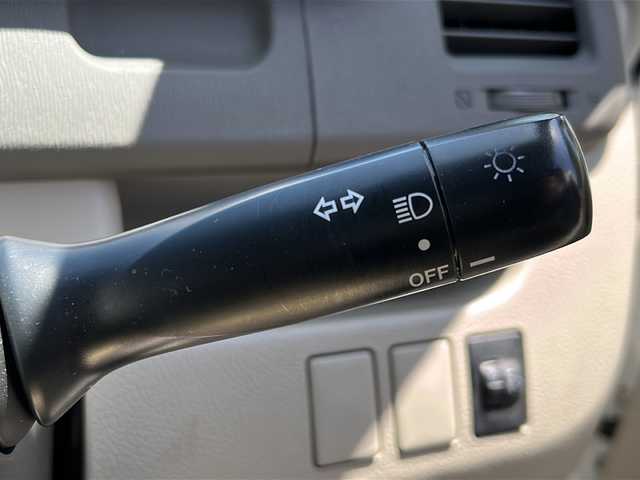 トヨタ ノア X 大阪府 2010(平22)年 6.9万km ホワイトパールクリスタルシャイン ワンオーナー/純正７型ナビ（NHDT-W60G）/ワンセグ/ビルドインETC/ドライブレコーダー/両側スライドドア/電動格納ウィンカーミラー/リモコンキー