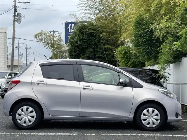 トヨタ ヴィッツ F スマートストップ スマイルED 茨城県 2013(平25)年 2.2万km ライトパープルマイカ 純正メモリナビ/【AM/FM/CD/ワンセグ】/プッシュスタート/オートライト/電格ミラー/純正フロアマット/ドアバイザー/保証書/スマートスペアキー×1