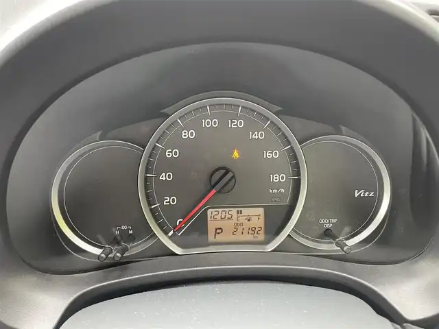 トヨタ ヴィッツ F スマートストップ スマイルED 茨城県 2013(平25)年 2.2万km ライトパープルマイカ 純正メモリナビ/【AM/FM/CD/ワンセグ】/プッシュスタート/オートライト/電格ミラー/純正フロアマット/ドアバイザー/保証書/スマートスペアキー×1