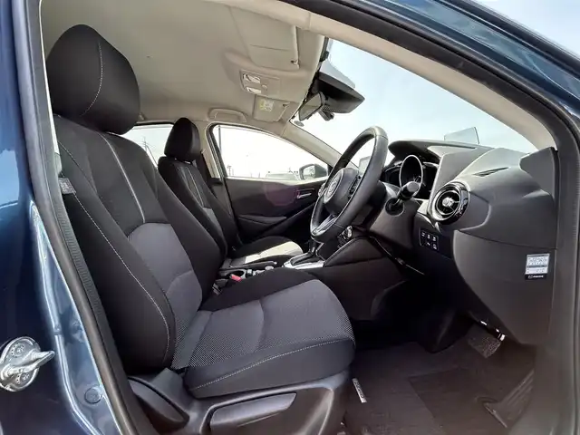 マツダ デミオ 15Sツーリング 鳥取県 2018(平30)年 4.5万km エターナルブルーマイカ 純正ナビ/フルセグ/DVD/CD/BT/USB/全方位カメラ・ETC/前方ドライブレコーダー/前席シートヒーター/衝突軽減ブレーキ/レーダークルーズコントロール/レーンキープアシスト/LEDヘッドライト/純正15インチアルミホイール/プッシュエンジンスタート/アイドリングストップ/フロアマット/ドアバイザー/保証書・取扱説明書/スペアキー