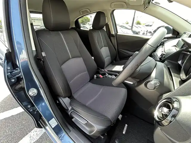 マツダ デミオ 15Sツーリング 鳥取県 2018(平30)年 4.5万km エターナルブルーマイカ 純正ナビ/フルセグ/DVD/CD/BT/USB/全方位カメラ・ETC/前方ドライブレコーダー/前席シートヒーター/衝突軽減ブレーキ/レーダークルーズコントロール/レーンキープアシスト/LEDヘッドライト/純正15インチアルミホイール/プッシュエンジンスタート/アイドリングストップ/フロアマット/ドアバイザー/保証書・取扱説明書/スペアキー