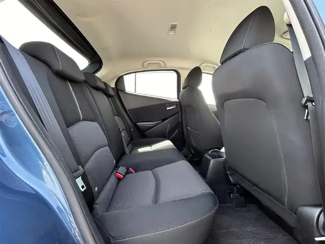 マツダ デミオ 15Sツーリング 鳥取県 2018(平30)年 4.5万km エターナルブルーマイカ 純正ナビ/フルセグ/DVD/CD/BT/USB/全方位カメラ・ETC/前方ドライブレコーダー/前席シートヒーター/衝突軽減ブレーキ/レーダークルーズコントロール/レーンキープアシスト/LEDヘッドライト/純正15インチアルミホイール/プッシュエンジンスタート/アイドリングストップ/フロアマット/ドアバイザー/保証書・取扱説明書/スペアキー