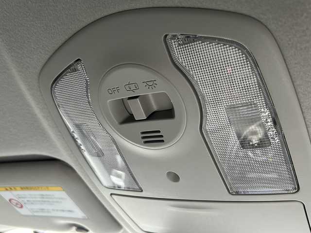 トヨタ プリウス S ツーリングセレクション 福島県 2011(平23)年 7.6万km ホワイトパールクリスタルシャイン 純正ＨＤＤナビ＆フルセグＴＶ/（ＤＶＤ＆ＢＴ＆ＭＳＶ＆ＳＤ）/バックカメラ/ＥＴＣ/社外１５inアルミホイール/レザー調シートカバー/ＢＬＩＴＺスロットルコントローラー/ＴＥＩＮサスペンションコントローラー/車高調/オートライト/ＬＥＤライト/フォグランプ/ウィンカーミラー/電動格納ミラー/スマートキー/プッシュスタート/Ｗ＋サイドエアバッグ/横滑り防止装置/ＡＢＳ/ドアバイザー/フロアマット