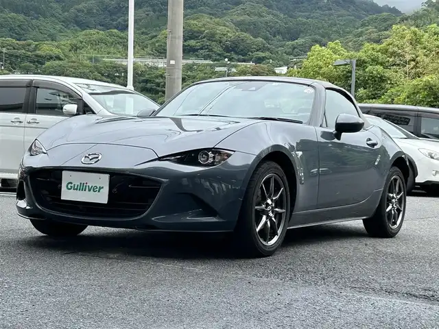マツダ ロードスター S レザーパッケージ 長崎県 2020(令2)年 5.6万km ポリメタルグレーM ワンオーナー/純正ナビ(AM/FM/AUX/CD/BT/TV)/バックカメラ/パーキングアシスト/プッシュスタート/スマートキー×2/ドライブモードセレクト/MTモード付AT/ETC/社外ドライブレコーダー/レザーシート/純正アルミホイール/純正フロアマット/オートライト/オートハイビーム/前後コーナーセンサー/追従型クルーズコントロール/レーンキープアシスト/横滑り防止装置/盗難防止装置/ABS/取扱説明書/記録簿/保証書