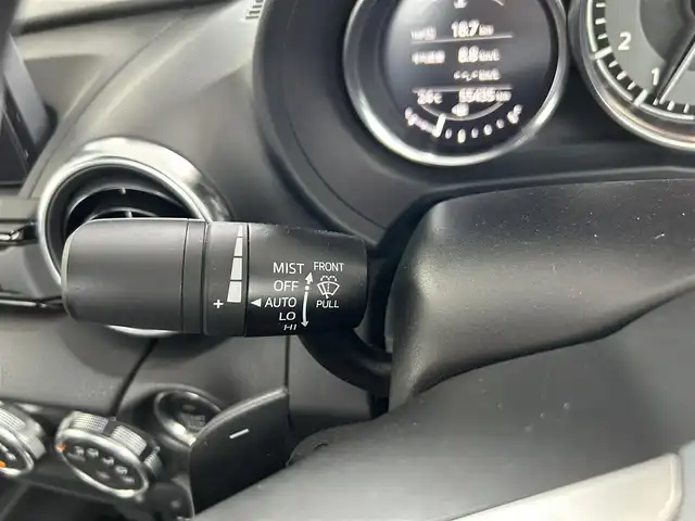 マツダ ロードスター S レザーパッケージ 長崎県 2020(令2)年 5.6万km ポリメタルグレーM ワンオーナー/純正ナビ(AM/FM/AUX/CD/BT/TV)/バックカメラ/パーキングアシスト/プッシュスタート/スマートキー×2/ドライブモードセレクト/MTモード付AT/ETC/社外ドライブレコーダー/レザーシート/純正アルミホイール/純正フロアマット/オートライト/オートハイビーム/前後コーナーセンサー/追従型クルーズコントロール/レーンキープアシスト/横滑り防止装置/盗難防止装置/ABS/取扱説明書/記録簿/保証書