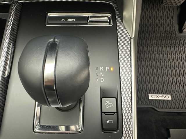 マツダ ＣＸ－６０ 25S Lパッケージ 兵庫県 2023(令5)年 2.6万km ロジウムホワイトプレミアムメタリック 純正ディスプレイオーディオ/純正SDナビ、Bluetooth、HDMI、スマートフォン連携、USB/フルセグ/ワイヤレス充電/ETC/HUD/ACC/LKA/BSM/PCS/ドライバー異常時対応システム/コーナーセンサー/パドルシフト/アイドリングストップ/レザーシート/シートヒーター/ステアリングヒーター/パワーバックドア/LEDヘッドライト/LEDフォグランプ/シースルービュー/オートハイビーム/純正ラバーマット/純正２０AW