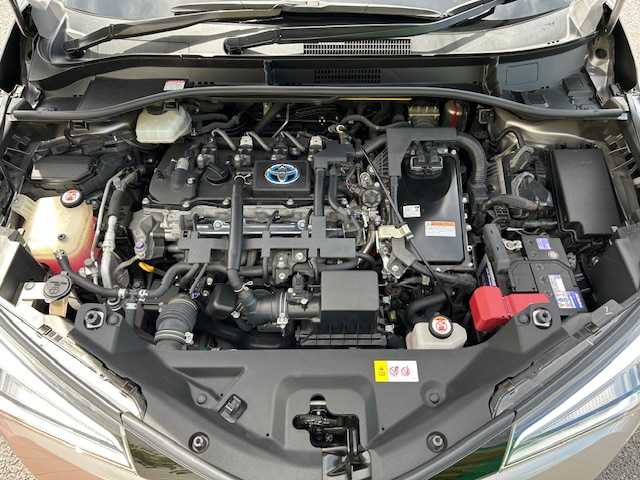 トヨタ Ｃ－ＨＲ S LEDパッケージ 茨城県 2019(令1)年 3.2万km シルバー 純正ＳＤナビ　/レーダークルーズコントロール　/ドライブレコーダー　/バックカメラ　/オールオートパワーウィンドウ　/コーナーセンサー前後　/ＬＥＤライト　/オートマチックハイビーム　/純正１７インチアルミホイール/純正フロアマット/衝突軽減システム/パワーステアリング