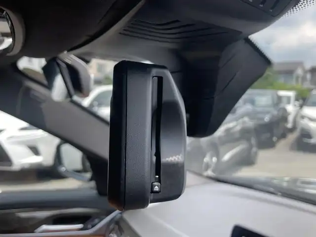 ＢＭＷ ５２３ｉ 熊本県 2023(令5)年 2.1万km サファイアブラックP ・スマートキー/・プッシュスタート/・インテリジェントセーフティ/・注意喚起アシスト/・速度アシスト/・ステアリングアシスト/・PDC自動起動/・アクティブPDC緊急ブレーキ/・パーキングアシスト/・ハイビームアシスト/・クルーズコントロール(追従式)/・茶革シート/・前席パワーシート/・前席シートヒーター /・純正メモリナビ/　【Bluetooth・USB・AppleCarPlay】/・フルセグTV/・バックカメラ/・ETC/・ドライブレコーダー(前後録画)/・ワイヤレス充電/・パワートランク/・LEDヘッドランプ/・純正マット/・保証書/取説