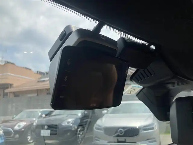 ＢＭＷ ５２３ｉ 熊本県 2023(令5)年 2.1万km サファイアブラックP ・スマートキー/・プッシュスタート/・インテリジェントセーフティ/・注意喚起アシスト/・速度アシスト/・ステアリングアシスト/・PDC自動起動/・アクティブPDC緊急ブレーキ/・パーキングアシスト/・ハイビームアシスト/・クルーズコントロール(追従式)/・茶革シート/・前席パワーシート/・前席シートヒーター /・純正メモリナビ/　【Bluetooth・USB・AppleCarPlay】/・フルセグTV/・バックカメラ/・ETC/・ドライブレコーダー(前後録画)/・ワイヤレス充電/・パワートランク/・LEDヘッドランプ/・純正マット/・保証書/取説