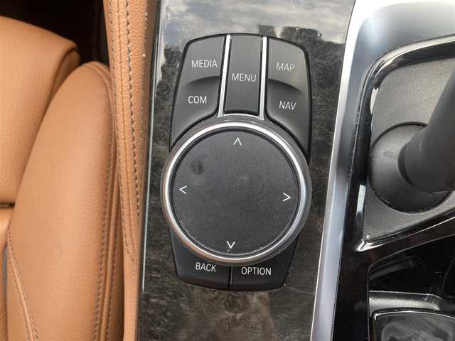 ＢＭＷ ５２３ｉ 熊本県 2023(令5)年 2.1万km サファイアブラックP ・スマートキー/・プッシュスタート/・インテリジェントセーフティ/・注意喚起アシスト/・速度アシスト/・ステアリングアシスト/・PDC自動起動/・アクティブPDC緊急ブレーキ/・パーキングアシスト/・ハイビームアシスト/・クルーズコントロール(追従式)/・茶革シート/・前席パワーシート/・前席シートヒーター /・純正メモリナビ/　【Bluetooth・USB・AppleCarPlay】/・フルセグTV/・バックカメラ/・ETC/・ドライブレコーダー(前後録画)/・ワイヤレス充電/・パワートランク/・LEDヘッドランプ/・純正マット/・保証書/取説