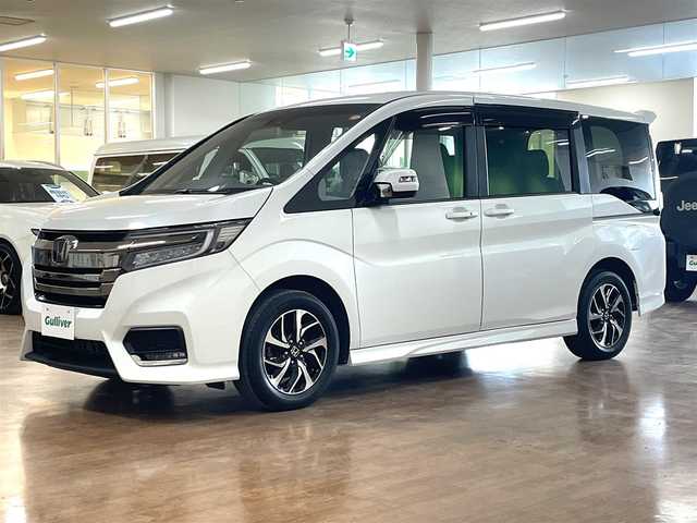 ホンダ ステップワゴン スパーダ クルスピセンシング 道央・札幌 2021(令3)年 3.3万km プラチナホワイトパール 4WD/寒冷地仕様/純正9インチナビ/・フルセグTV/CD/DVD/BT/SD/USB/バックカメラ/両側パワースライドドア/ハーフレザーシート/前席シートヒーター/ホンダセンシング/・衝突被害軽減ブレーキ/・誤発進抑制機能/・路外逸脱抑制機能/・先行車発進お知らせ機能/・標識認識機能/横滑り防止装置/アダプティブクルーズコントロール/ビルトインETC2.0/社外ドライブレコーダー/アイドリングストップ/プッシュスタート/スマートキーx2/ウインカーミラー/純正フロアマット/ドアバイザー/ステアリングリモコン/パドルシフト/オートライト/LEDヘッドライト/フォグライト/3列シート/わくわくゲート/純正16インチAW/新車時保証書/取扱説明書/ナビ取扱説明書