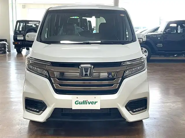 ホンダ ステップワゴン スパーダ クルスピセンシング 道央・札幌 2021(令3)年 3.3万km プラチナホワイトパール 4WD/寒冷地仕様/純正9インチナビ/・フルセグTV/CD/DVD/BT/SD/USB/バックカメラ/両側パワースライドドア/ハーフレザーシート/前席シートヒーター/ホンダセンシング/・衝突被害軽減ブレーキ/・誤発進抑制機能/・路外逸脱抑制機能/・先行車発進お知らせ機能/・標識認識機能/横滑り防止装置/アダプティブクルーズコントロール/ビルトインETC2.0/社外ドライブレコーダー/アイドリングストップ/プッシュスタート/スマートキーx2/ウインカーミラー/純正フロアマット/ドアバイザー/ステアリングリモコン/パドルシフト/オートライト/LEDヘッドライト/フォグライト/3列シート/わくわくゲート/純正16インチAW/新車時保証書/取扱説明書/ナビ取扱説明書