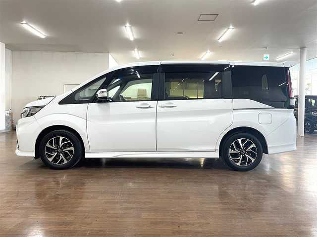 ホンダ ステップワゴン スパーダ クルスピセンシング 道央・札幌 2021(令3)年 3.3万km プラチナホワイトパール 4WD/寒冷地仕様/純正9インチナビ/・フルセグTV/CD/DVD/BT/SD/USB/バックカメラ/両側パワースライドドア/ハーフレザーシート/前席シートヒーター/ホンダセンシング/・衝突被害軽減ブレーキ/・誤発進抑制機能/・路外逸脱抑制機能/・先行車発進お知らせ機能/・標識認識機能/横滑り防止装置/アダプティブクルーズコントロール/ビルトインETC2.0/社外ドライブレコーダー/アイドリングストップ/プッシュスタート/スマートキーx2/ウインカーミラー/純正フロアマット/ドアバイザー/ステアリングリモコン/パドルシフト/オートライト/LEDヘッドライト/フォグライト/3列シート/わくわくゲート/純正16インチAW/新車時保証書/取扱説明書/ナビ取扱説明書