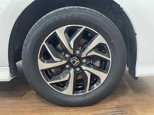 ホンダ ステップワゴン スパーダ クルスピセンシング 道央・札幌 2021(令3)年 3.3万km プラチナホワイトパール 4WD/寒冷地仕様/純正9インチナビ/・フルセグTV/CD/DVD/BT/SD/USB/バックカメラ/両側パワースライドドア/ハーフレザーシート/前席シートヒーター/ホンダセンシング/・衝突被害軽減ブレーキ/・誤発進抑制機能/・路外逸脱抑制機能/・先行車発進お知らせ機能/・標識認識機能/横滑り防止装置/アダプティブクルーズコントロール/ビルトインETC2.0/社外ドライブレコーダー/アイドリングストップ/プッシュスタート/スマートキーx2/ウインカーミラー/純正フロアマット/ドアバイザー/ステアリングリモコン/パドルシフト/オートライト/LEDヘッドライト/フォグライト/3列シート/わくわくゲート/純正16インチAW/新車時保証書/取扱説明書/ナビ取扱説明書