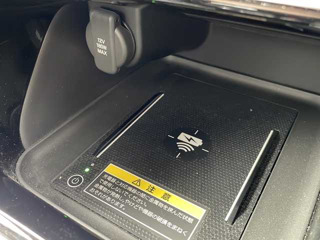 ホンダ ヴェゼル ハイブリッド e:HEV Z 三重県 2021(令3)年 5万km プラチナホワイトパール 純正ナビ/バックカメラ/BSM/前席シートヒーター/ワイヤレス充電器/電子パーキング/前後ドライブレコーダー/ステアリングヒーター/前後コーナーセンサー/デイライト/ビルトインETC2.0/革巻きステアリング/ステアリングリモコン/電動リヤゲート/純正フロアマット/レーダークルーズコントロール/パドルシフト/USB給電ポート/電動格納ミラー/禁煙車