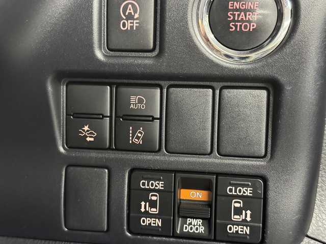 トヨタ ヴォクシー ZS 煌Ⅱ 三重県 2020(令2)年 6.2万km ブラッキッシュアゲハガラスフレーク ガソリン/FF/MTモード付インパネCVT/純正 9インチナビ NSZN-Y68T/（AM/FM/CD/DVD/TV/SD/SDREC/Bluetooth）/12.1型 純正 フリップダウンモニター V12T-R68C/バックガイドモニター/両側パワースライドドア/ドライブレコーダー 前後/ビルトインETC2.0/Toyota Safety Sense/・プリクラッシュセーフティ［PCS］/・レーンディパーチャーアラート［LDA］/・クリアランスソナー/・パーキングサポートブレーキ［PKSB］（前後静止物）/・オートハイビーム［AHB］/・先行車発進告知機能/装備/・クルーズコントロール/・左右独立オートエアコン/・後席オートエアコン（リヤヒーター/クーラー）/・オートライト/・LEDヘッドライト/・LEDフロントフォグライト/・充電用USBジャックx2（前席）/・ステアリングスイッチ/・プッシュスタート/・スマートキーシステム/・純正 16inAW/・保/取/ナビ取/・スマートキーx2