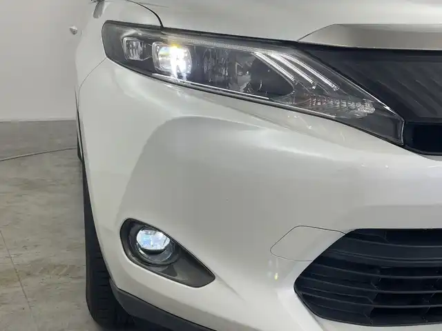 トヨタ ハリアー エレガンス 群馬県 2016(平28)年 8.2万km ホワイトパールクリスタルシャイン サンルーフ　ナビ　バックカメラ　フルセグＴＶ　パワーシート　ＬＥＤヘッドライト　純正アルミホイール１７インチ　ステアリングスイッチ　アイドリングストップ　前後ドラレコ　ＥＴＣ　スマートキー　禁煙車