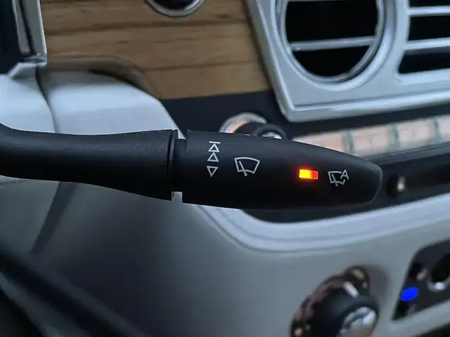 ロールスロイス ドーン 東京都 2020(令2)年 3.1万km 青Ⅱ メーカーナビ/フルセグTV/バックモニター/インテリジェントセーフティパッケージ/衝突警告/アダプティブクルーズコントロール/レーンキープアシスト/ヘッドアップディスプレイ/エアサス/オートホールド/ソフトトップルーフ/ソフトクローズドア/ブラックキャリパー/パワートランク/フットオープナー/純正21インチアルミホイール