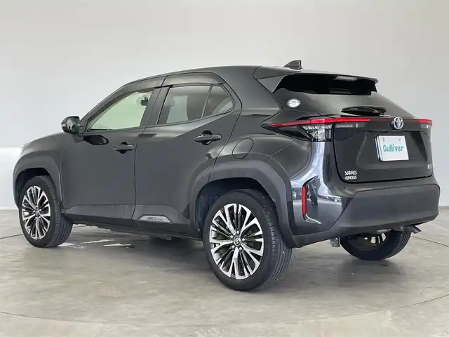 トヨタ ヤリスクロス ハイブリッド Z 埼玉県 2020(令2)年 2.3万km ブラックマイカ 純正ディスプレイオーディオ/パノラミックビューモニター/プリクラッシュセーフティー/レーンキープアシスト/レーダークルーズコントロール/ブラインドスポットモニター/ヘッドアップディスプレイ/クリアランスソナー /ハーフレザーシート /パワーシート/シートヒーター /ドライブレコーダー/ビルトインETC/LEDオートライト