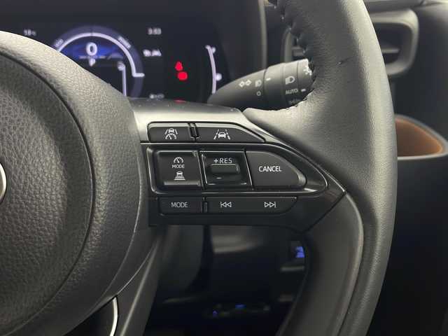 トヨタ シエンタ ハイブリッド Z 秋田県 2024(令6)年 1.8万km アーバンカーキ 4WD/純正ナビ/（FM/AM/Bluetooth/フルセグTV）/全方位カメラ/バックカメラ/両側パワースライドドア/モデリスタフロントエアロ/横滑り防止装置/レーダークルーズコントロール/衝突軽減装置/レーンキープアシスト/アイドリングストップ/ビルトインETC2.0/ステアリングリモコン/前席シートヒーター/ドアミラーヒーター/LEDヘッドライト/オートライト/オートハイビーム/プッシュスタート/スマートキー/スペアキー/電動格納ミラー/純正アルミホイール/純正フロアマット