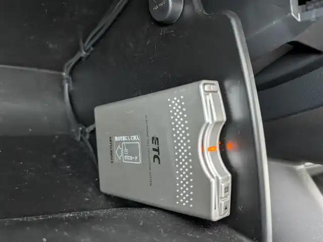 マツダ アクセラ スポーツ 15XD Lパッケージ 福井県 2016(平28)年 6.7万km スノーフレイクホワイトパールマイカ ワンオーナー車/純正18インチAW/純正メモリナビ/フルセグテレビ/本革シート/ヘッドアップディスプレイ/パドルシフト/ステアリングヒーター/前席シートヒーター/運転席パワーシート/シートメモリー/レーダークルーズコントロール/後方コーナーセンサー/スマート・シティ・ブレーキ・サポート/ETC/横滑り防止装置/レーンキープアシスト/盗難防止装置/アイドリングストップ/ダブル＋サイドエアバッグ/カーテンエアバッグ/LEDヘッドライト/Fフォグ/純正フロアマット/スマートキー