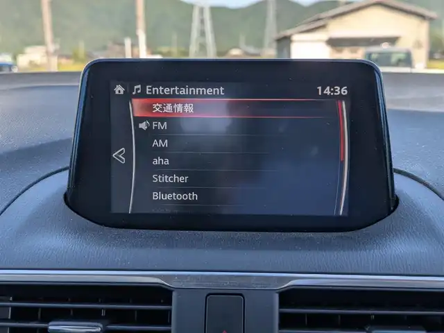 マツダ アクセラ スポーツ 15XD Lパッケージ 福井県 2016(平28)年 6.7万km スノーフレイクホワイトパールマイカ ワンオーナー車/純正18インチAW/純正メモリナビ/フルセグテレビ/本革シート/ヘッドアップディスプレイ/パドルシフト/ステアリングヒーター/前席シートヒーター/運転席パワーシート/シートメモリー/レーダークルーズコントロール/後方コーナーセンサー/スマート・シティ・ブレーキ・サポート/ETC/横滑り防止装置/レーンキープアシスト/盗難防止装置/アイドリングストップ/ダブル＋サイドエアバッグ/カーテンエアバッグ/LEDヘッドライト/Fフォグ/純正フロアマット/スマートキー
