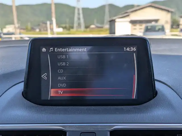 マツダ アクセラ スポーツ 15XD Lパッケージ 福井県 2016(平28)年 6.7万km スノーフレイクホワイトパールマイカ ワンオーナー車/純正18インチAW/純正メモリナビ/フルセグテレビ/本革シート/ヘッドアップディスプレイ/パドルシフト/ステアリングヒーター/前席シートヒーター/運転席パワーシート/シートメモリー/レーダークルーズコントロール/後方コーナーセンサー/スマート・シティ・ブレーキ・サポート/ETC/横滑り防止装置/レーンキープアシスト/盗難防止装置/アイドリングストップ/ダブル＋サイドエアバッグ/カーテンエアバッグ/LEDヘッドライト/Fフォグ/純正フロアマット/スマートキー