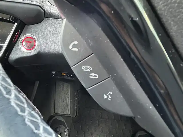 ホンダ ヴェゼル ハイブリッド Z ホンダセンシング 島根県 2018(平30)年 11.8万km プラチナホワイトパール 登録時走行距離118051km/純正ナビ/フルセグテレビ/バックカメラ/衝突軽減ブレーキ/レーダークルーズコントロール/レーンキープアシススト/プッシュスタート/スマートキー(スペアスマート×1)/パドルシフト/LEDヘッドライト/前席シートヒーター/ドラレコ/ETC