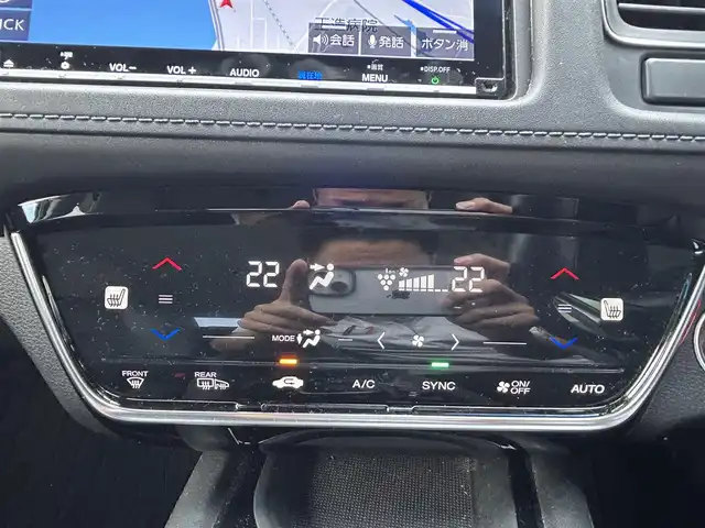 ホンダ ヴェゼル ハイブリッド Z ホンダセンシング 島根県 2018(平30)年 11.8万km プラチナホワイトパール 登録時走行距離118051km/純正ナビ/フルセグテレビ/バックカメラ/衝突軽減ブレーキ/レーダークルーズコントロール/レーンキープアシススト/プッシュスタート/スマートキー(スペアスマート×1)/パドルシフト/LEDヘッドライト/前席シートヒーター/ドラレコ/ETC
