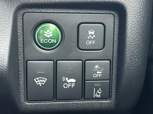 ホンダ ヴェゼル ハイブリッド Z ホンダセンシング 島根県 2018(平30)年 11.8万km プラチナホワイトパール 登録時走行距離118051km/純正ナビ/フルセグテレビ/バックカメラ/衝突軽減ブレーキ/レーダークルーズコントロール/レーンキープアシススト/プッシュスタート/スマートキー(スペアスマート×1)/パドルシフト/LEDヘッドライト/前席シートヒーター/ドラレコ/ETC