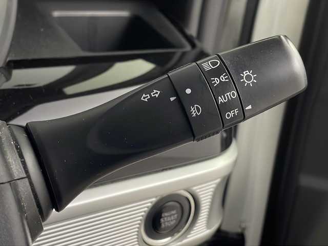 スズキ スペーシア カスタム HYBRID XS ターボ 埼玉県 2020(令2)年 4.9万km ピュアホワイトパール/ブラック2トーン 純正メモリナビ/　AM/FM/CD/DVD/BT/フルセグTV　/全方位カメラ　/シートヒーター　/ＥＴＣ　/衝突軽減システム　/クルーズコントロール　/両側パワースライドドア　/コーナーセンサー　/レーンキープアシスト　/パドルシフト　/純正１５インチアルミホイール/オートライト/純正フロアマット/ドアバイザー