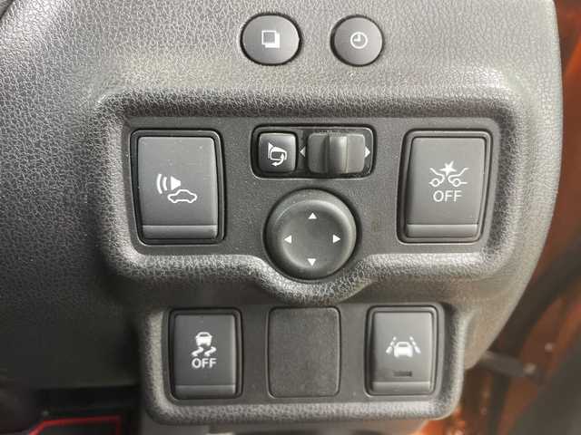 日産 ノート e－パワー メダリスト 道央・札幌 2017(平29)年 11.2万km プレミアムコロナオレンジ ・e-POWR/・社外SDナビ/・BT/CD/DVD/フルセグTV/MSV）/・バックカメラ/全方位カメラ/・エマージェンシーブレーキ/・ハーフレザーシート/・オートライト/LEDライト/・ETC