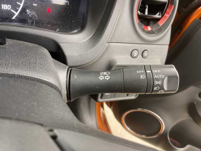 日産 ノート e－パワー メダリスト 道央・札幌 2017(平29)年 11.2万km プレミアムコロナオレンジ ・e-POWR/・社外SDナビ/・BT/CD/DVD/フルセグTV/MSV）/・バックカメラ/全方位カメラ/・エマージェンシーブレーキ/・ハーフレザーシート/・オートライト/LEDライト/・ETC