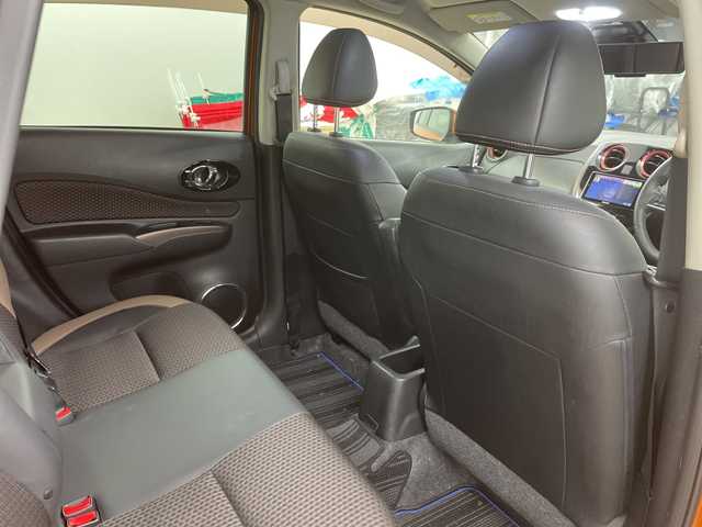 日産 ノート e－パワー メダリスト 道央・札幌 2017(平29)年 11.2万km プレミアムコロナオレンジ ・e-POWR/・社外SDナビ/・BT/CD/DVD/フルセグTV/MSV）/・バックカメラ/全方位カメラ/・エマージェンシーブレーキ/・ハーフレザーシート/・オートライト/LEDライト/・ETC